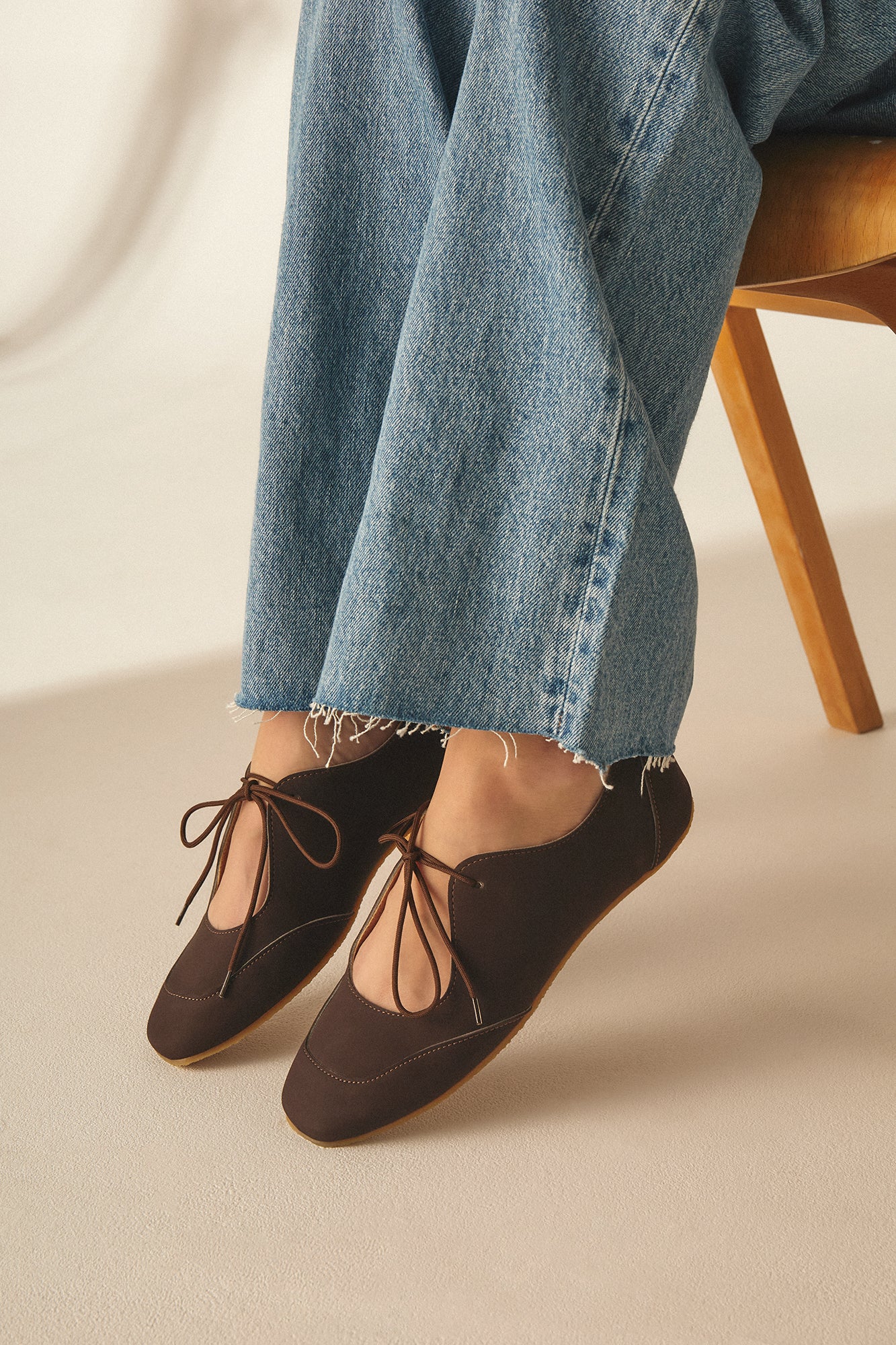 LOUISE – vegan ballerina flats made from plant-based leather in dark chocolate brown