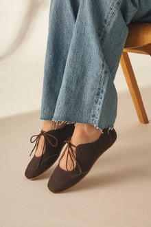 LOUISE – vegan ballerina flats made from plant-based leather in dark chocolate brown