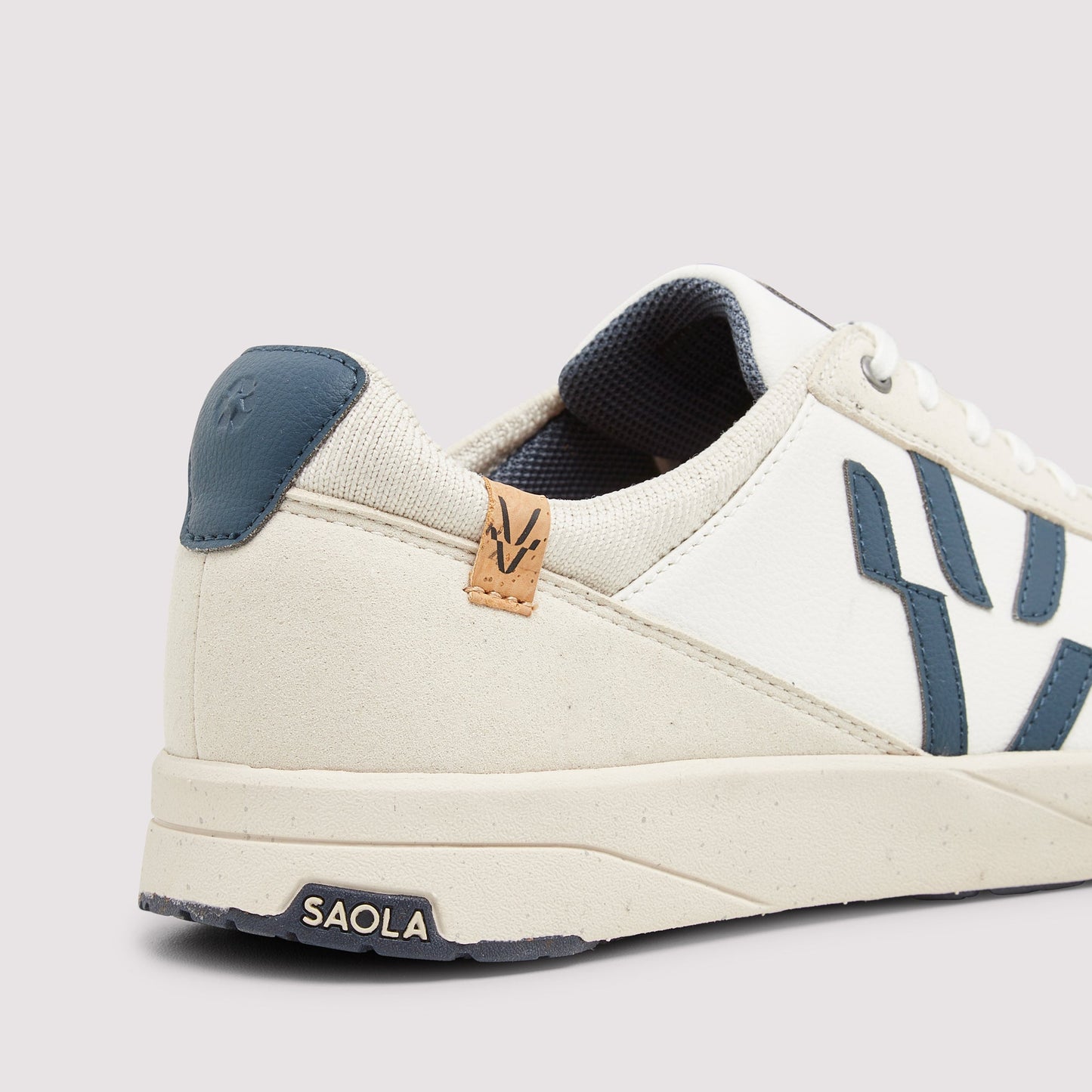 Cali M White Navy