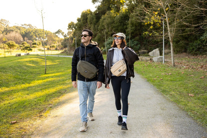 6L Travel Sling in Full Black - Vegan America