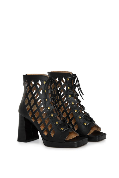 DANCE YOUR WAY (black) – cut-out block heel sandals made from wheat & corn-based leather