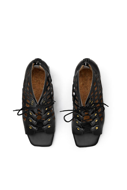 DANCE YOUR WAY (black) – cut-out block heel sandals made from wheat & corn-based leather