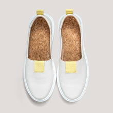„You go, girl!” slip-on sneakers made from Italian olives