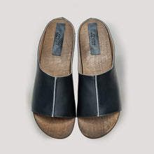 „Pilates, babe!” plant-based clogs - black
