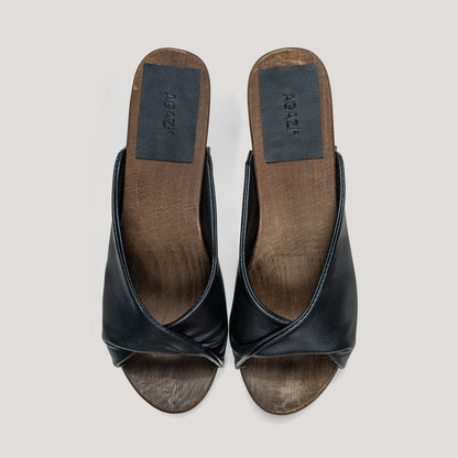 "All that she wants!" - vegan grape leather clogs - black
