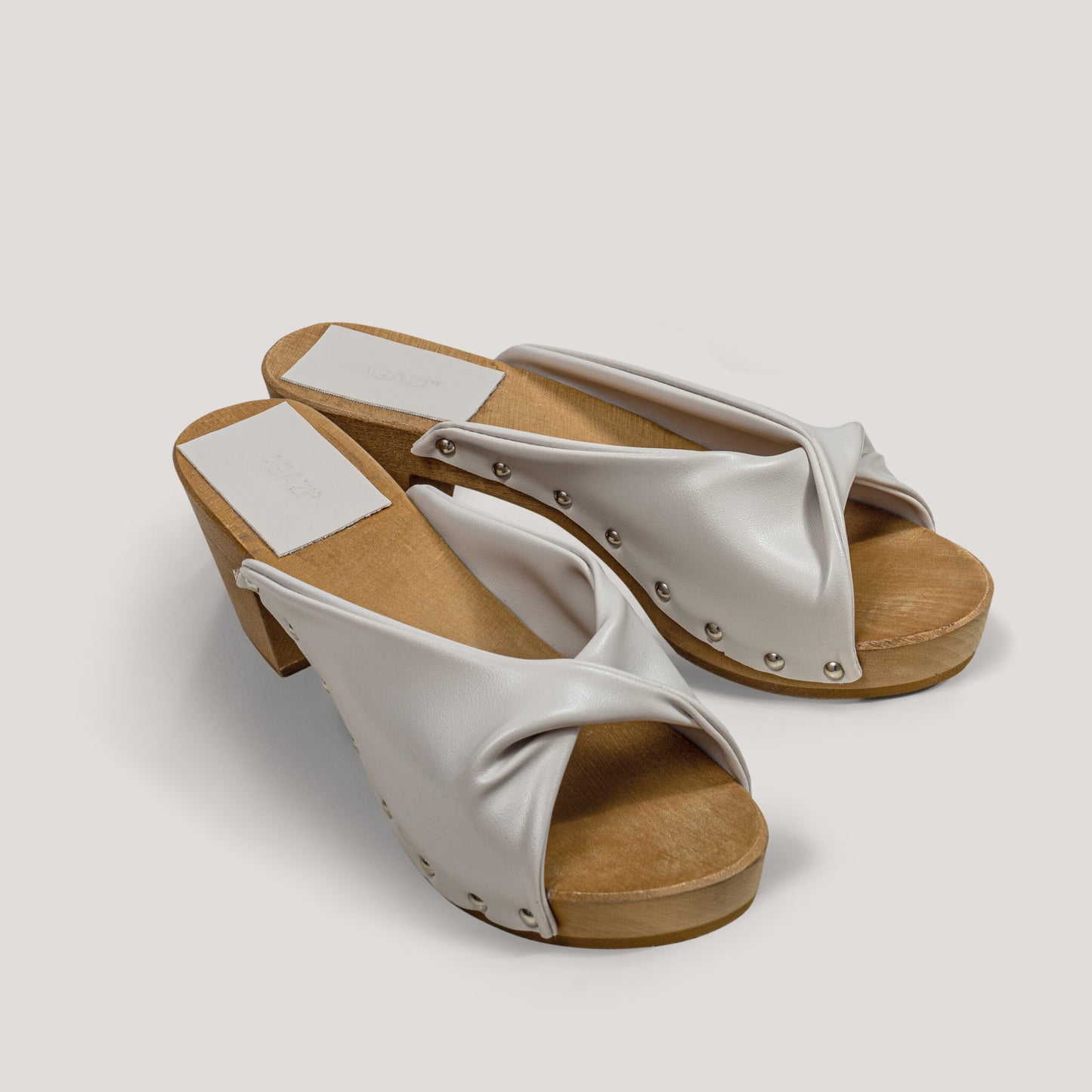 "All that she wants!" - vegan grape leather clogs - cream
