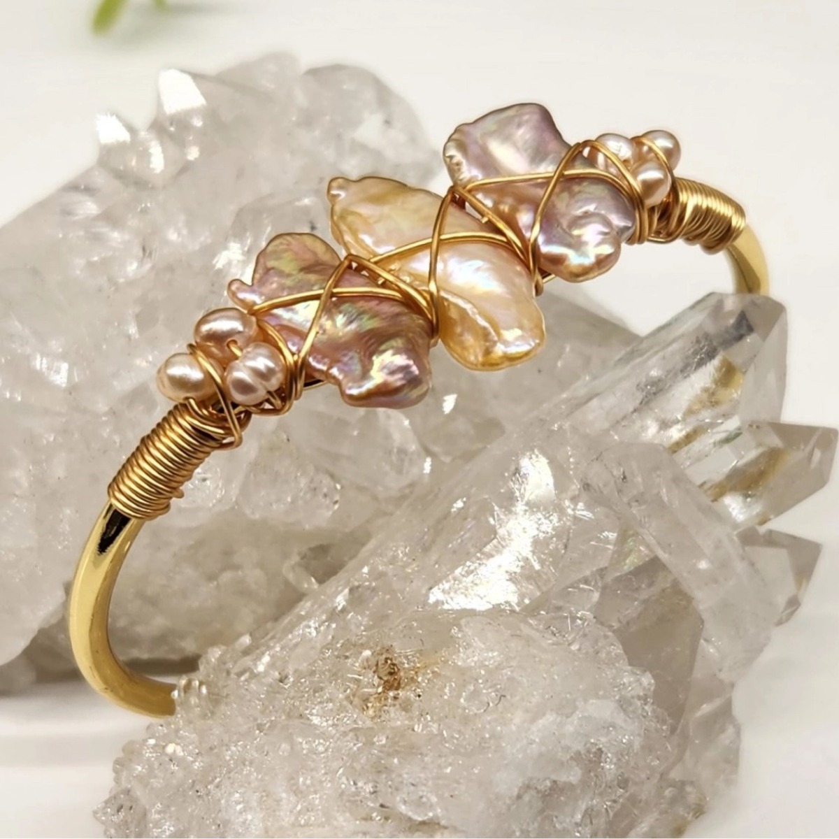 Gemstone Wire-Wrapped Bracelet - Pearl Biwa Yellow Gold