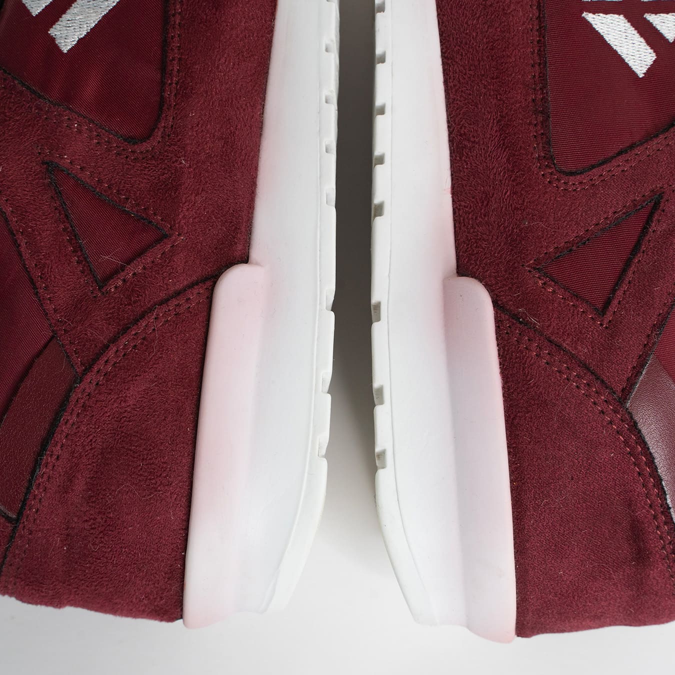 Imperfect - Raven - Bordeaux_H 42 - Vegan America