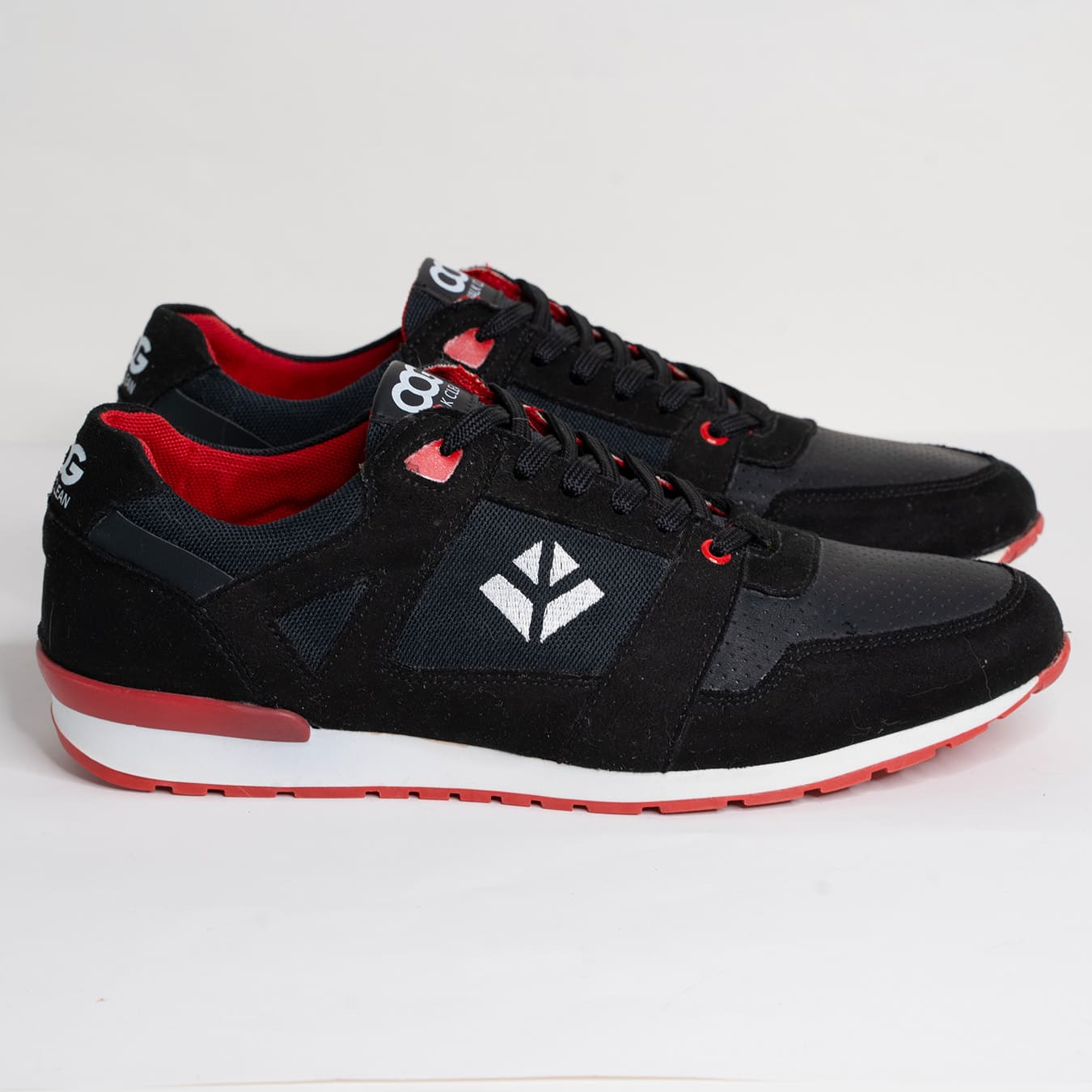 Imperfect - Raven - Black / Red_H 42 - Vegan America