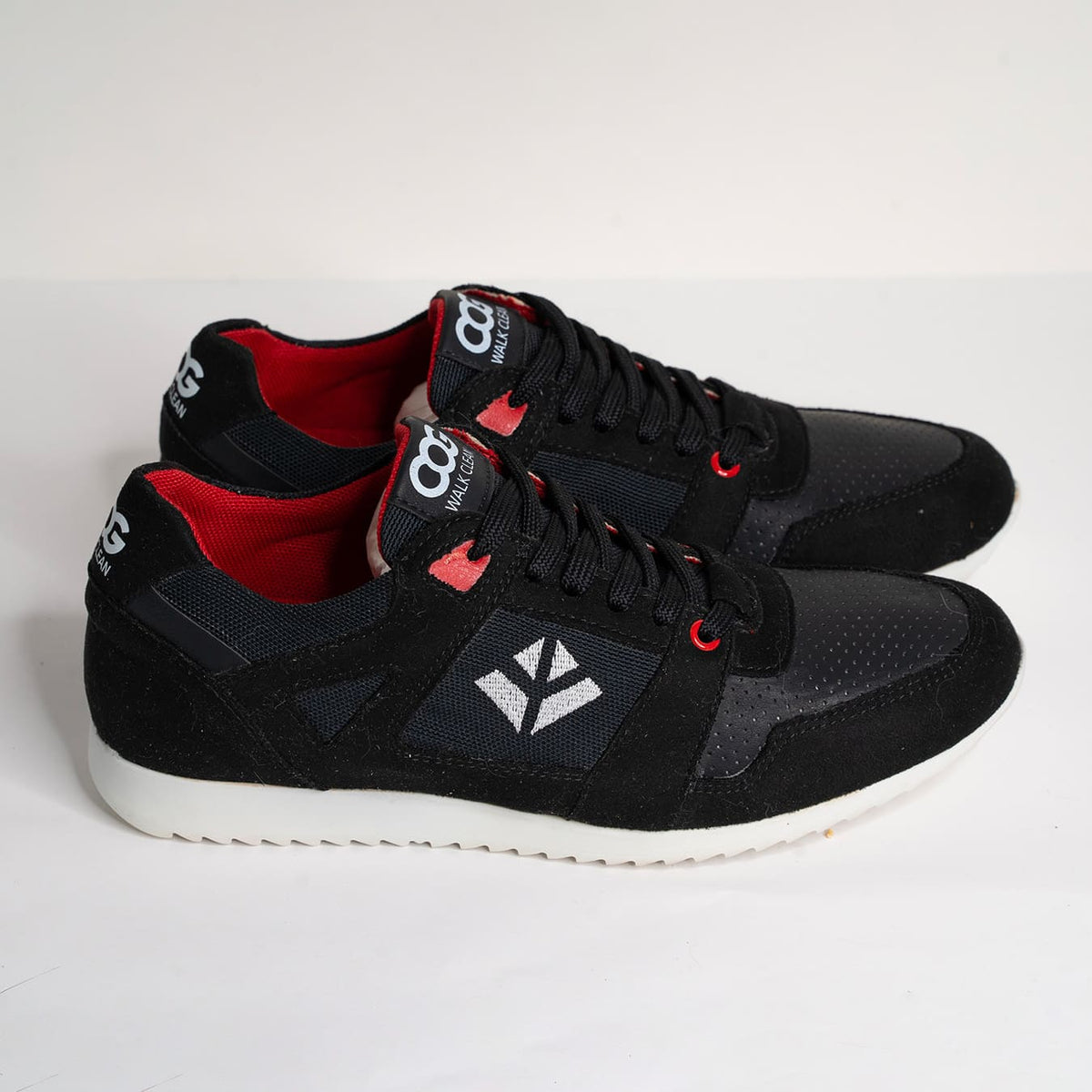 Imperfect - Raven - Black / Red_F 38 - Vegan America