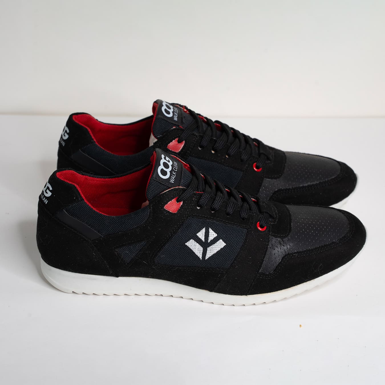 Imperfect - Raven - Black / Red_H 42 - Vegan America