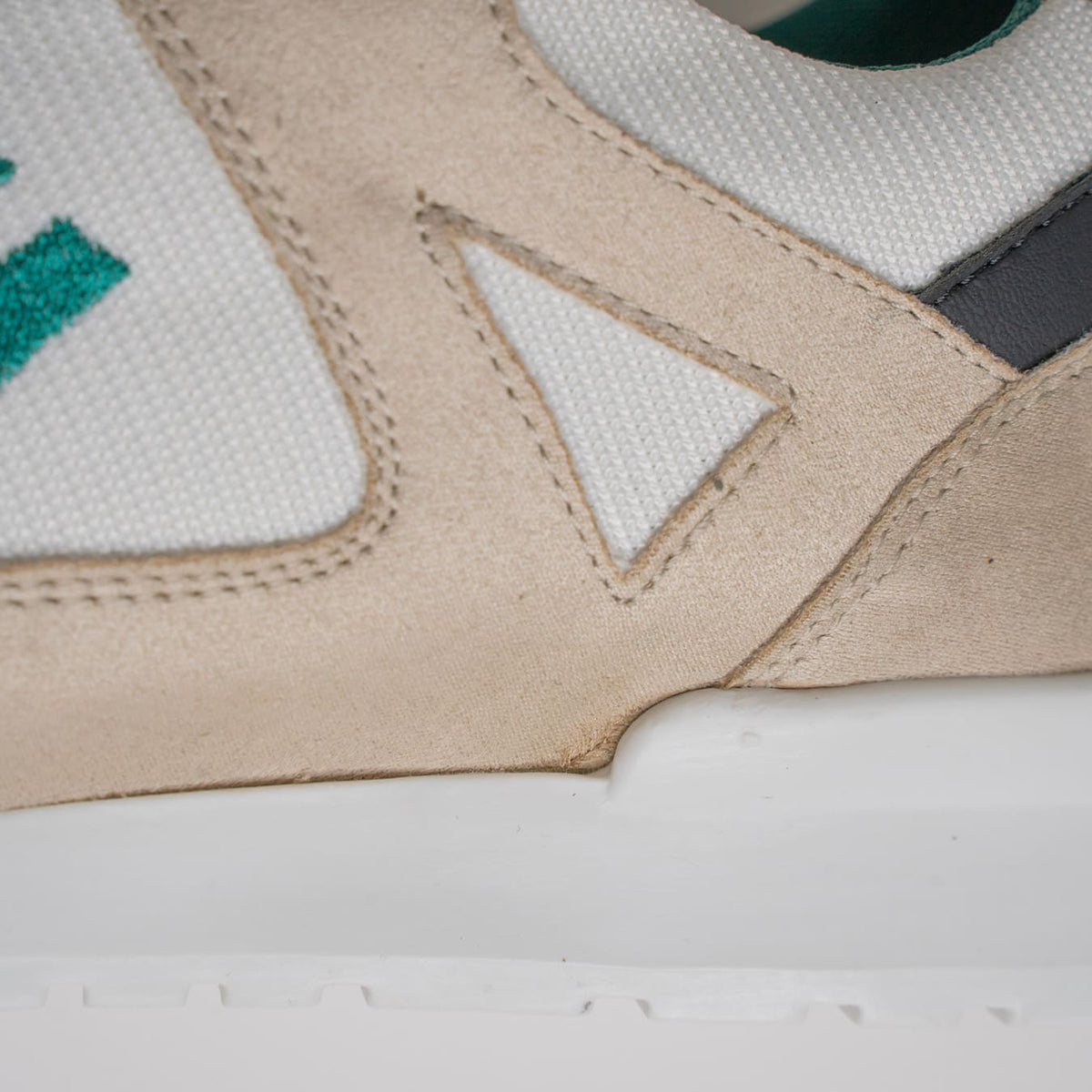 Imperfect - Raven - Beige / Green_H 43 - Vegan America