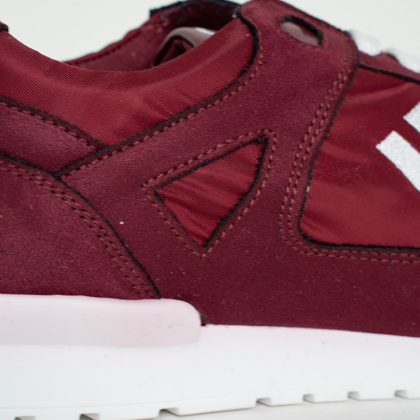 Imperfect - Raven - Bordeaux_H 42 - Vegan America