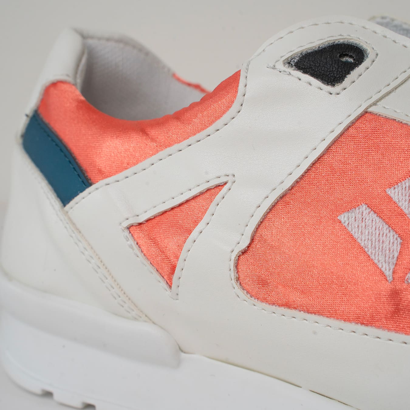 Imperfects - Raven - Coral / Blue_H 42 - Vegan America