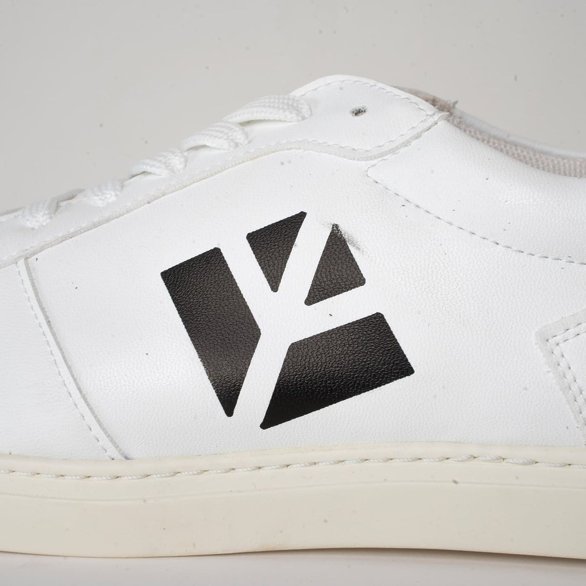 Imperfect - Topsy - White / Black 41 - Vegan America
