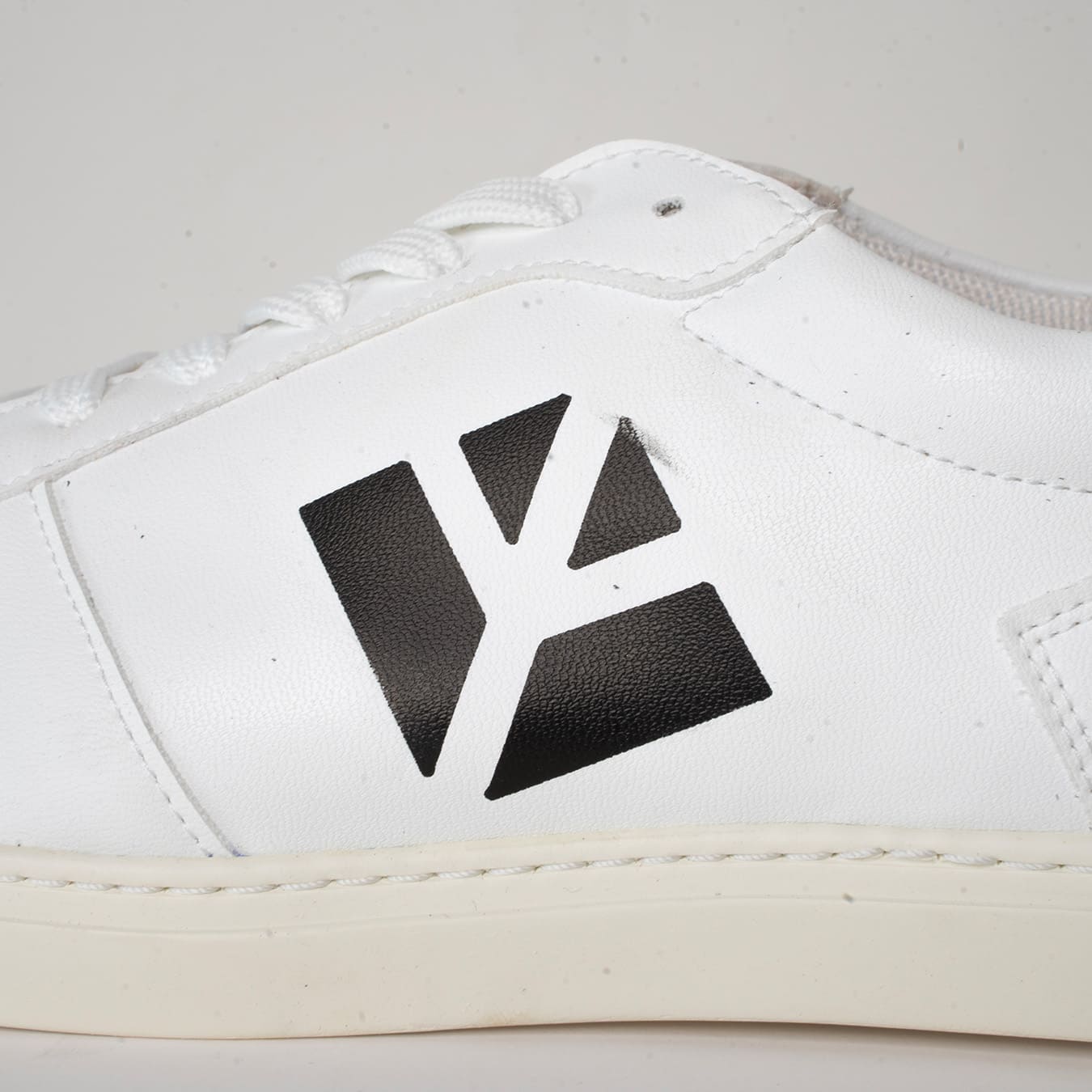 Imperfect - Topsy - White / Black 41 - Vegan America