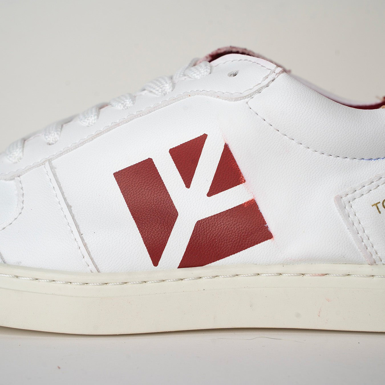 Imperfect - Topsy - White / Red 35 - Vegan America
