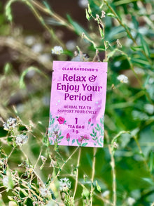 Relax & Enjoy Your Period • Single tea bag • Herbal tea with Mugwort, Wild Lettuce, Red Clover & Hibiscus - Vegan America