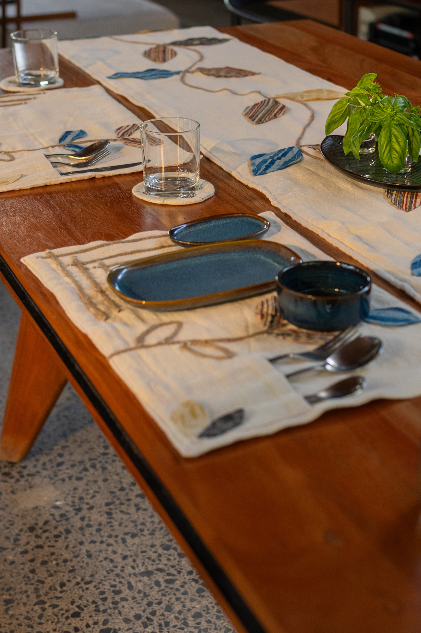 Maati Dining Set for 4