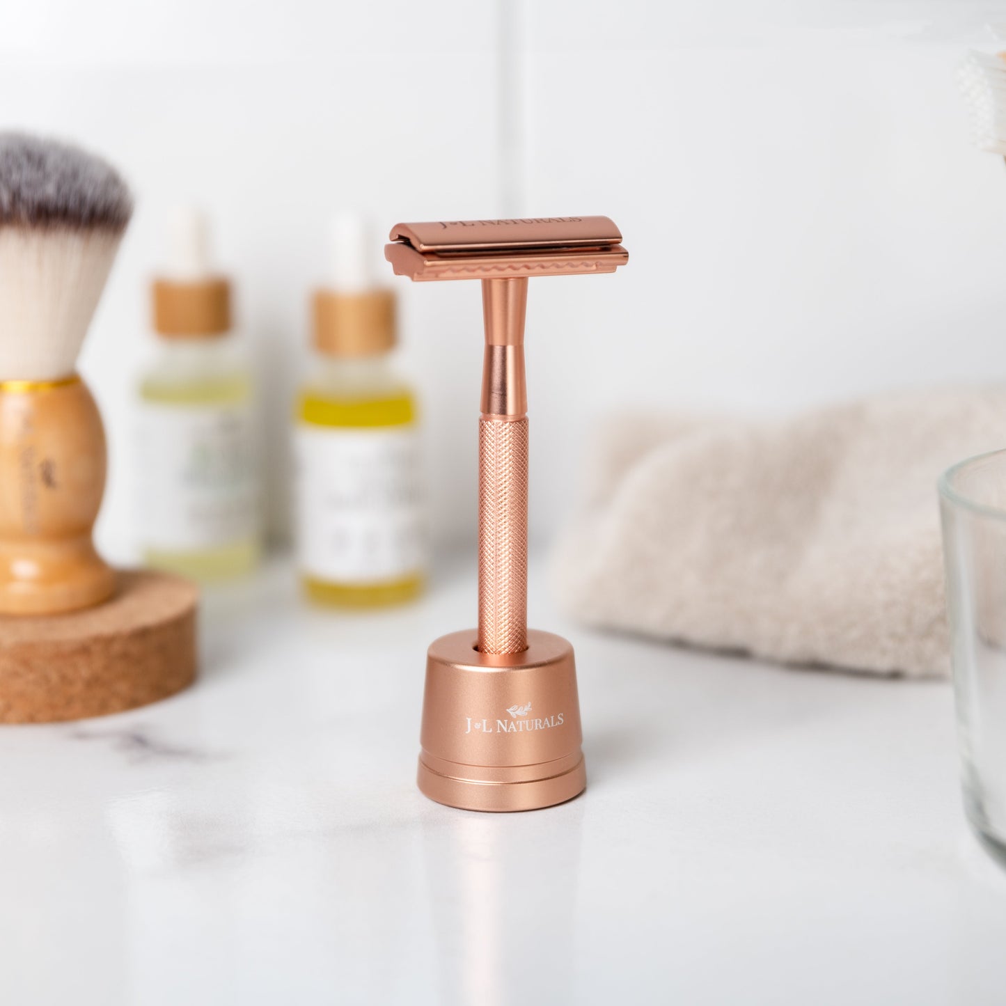 Razor Stand