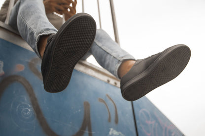Seeker for Women Full Black - Vegan America