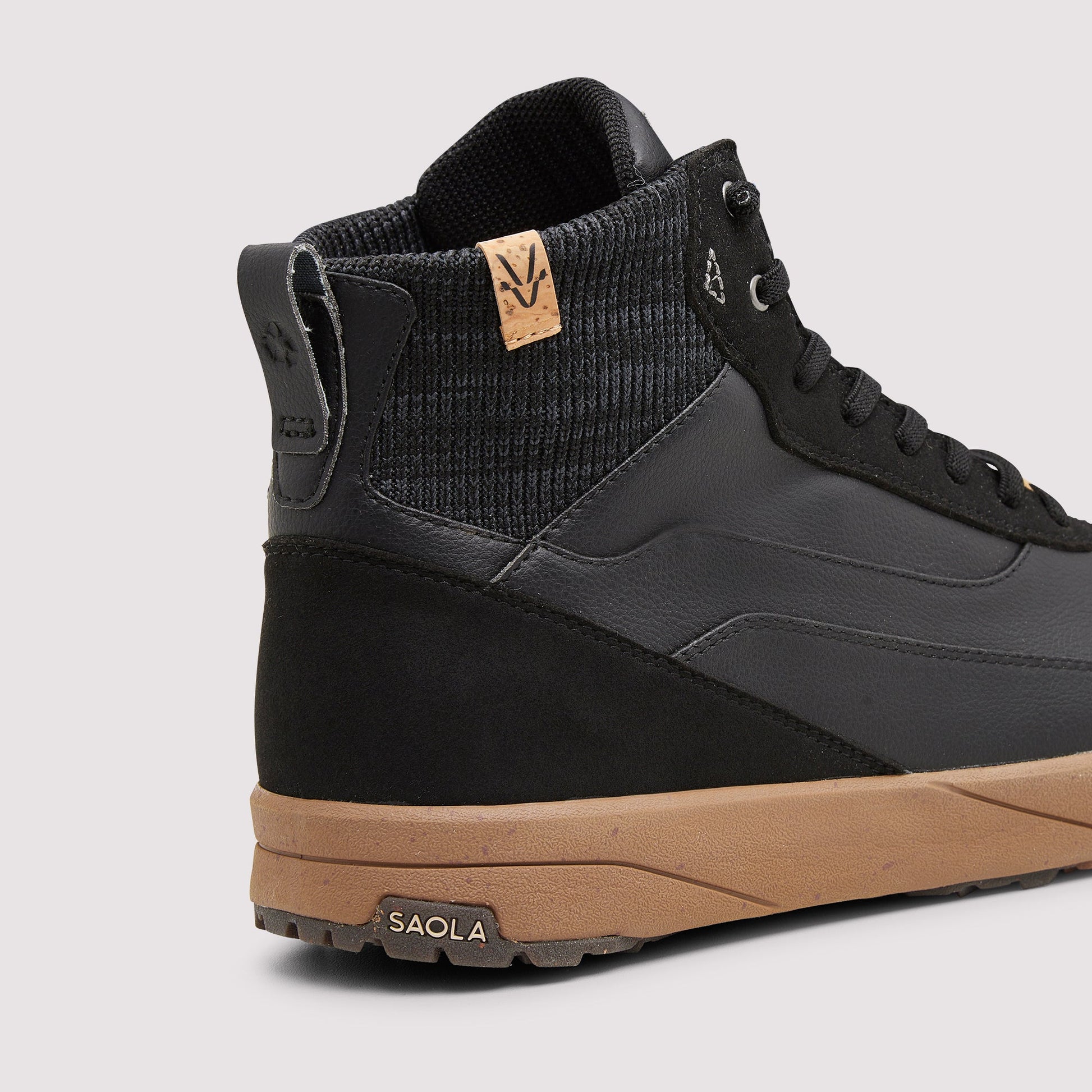 Quito Mid Waterproof M Black - Vegan America