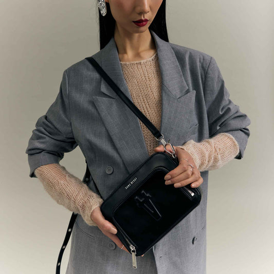 Sojourn Crossbody - Noir + Silver