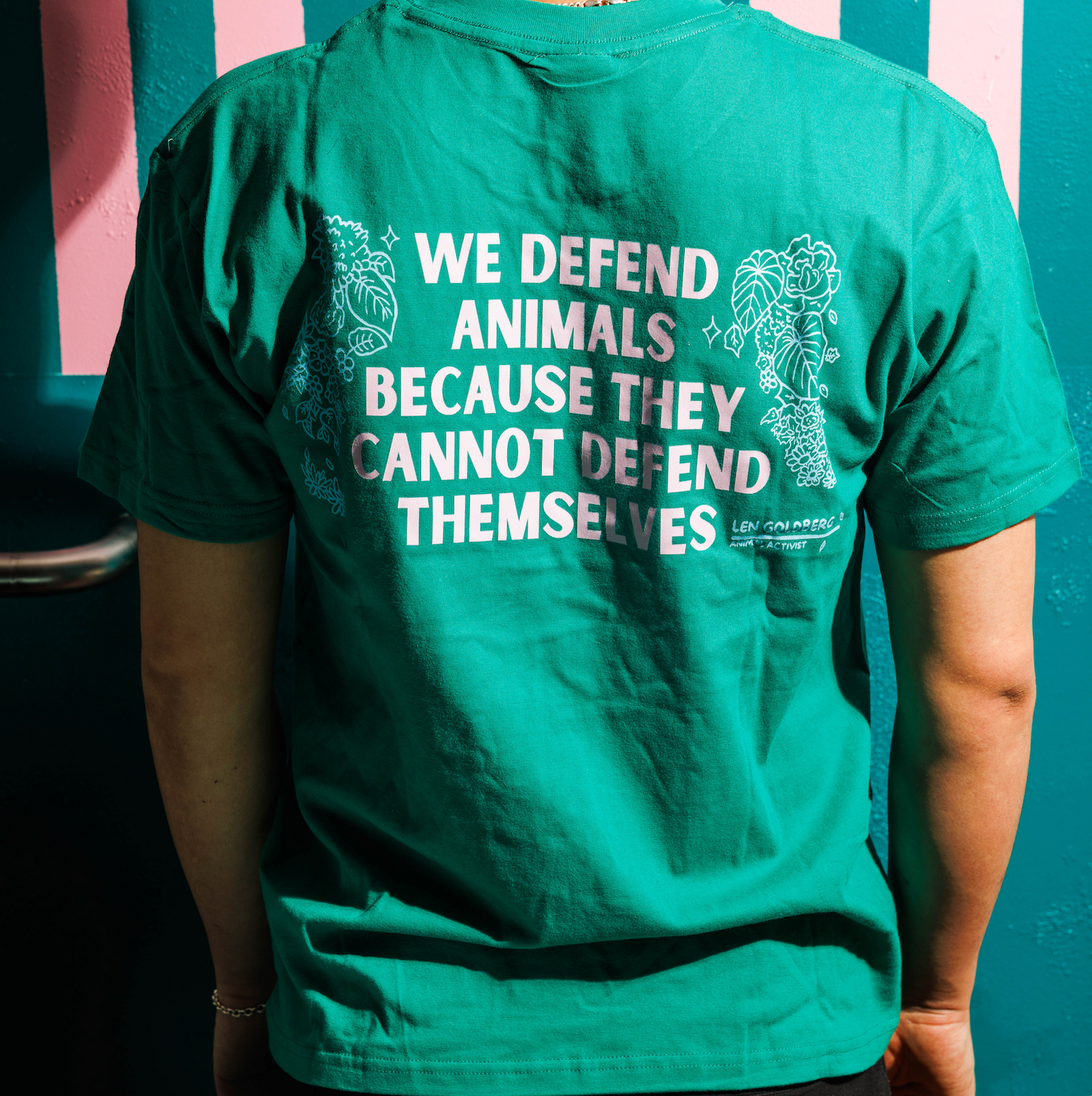 WE DEFEND ANIMAL T-shirt