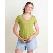 msg:Chloe is 5'10" and is wearing a size Small.