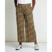 msg:Essence is 5'8" and is wearing a size small.