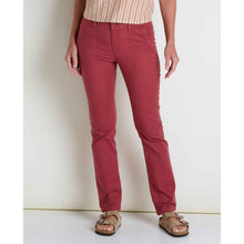 msg:Logan is 5'9½" and is wearing a size 6.