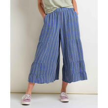 msg:Gina is 5'9" and is wearing a size Small.