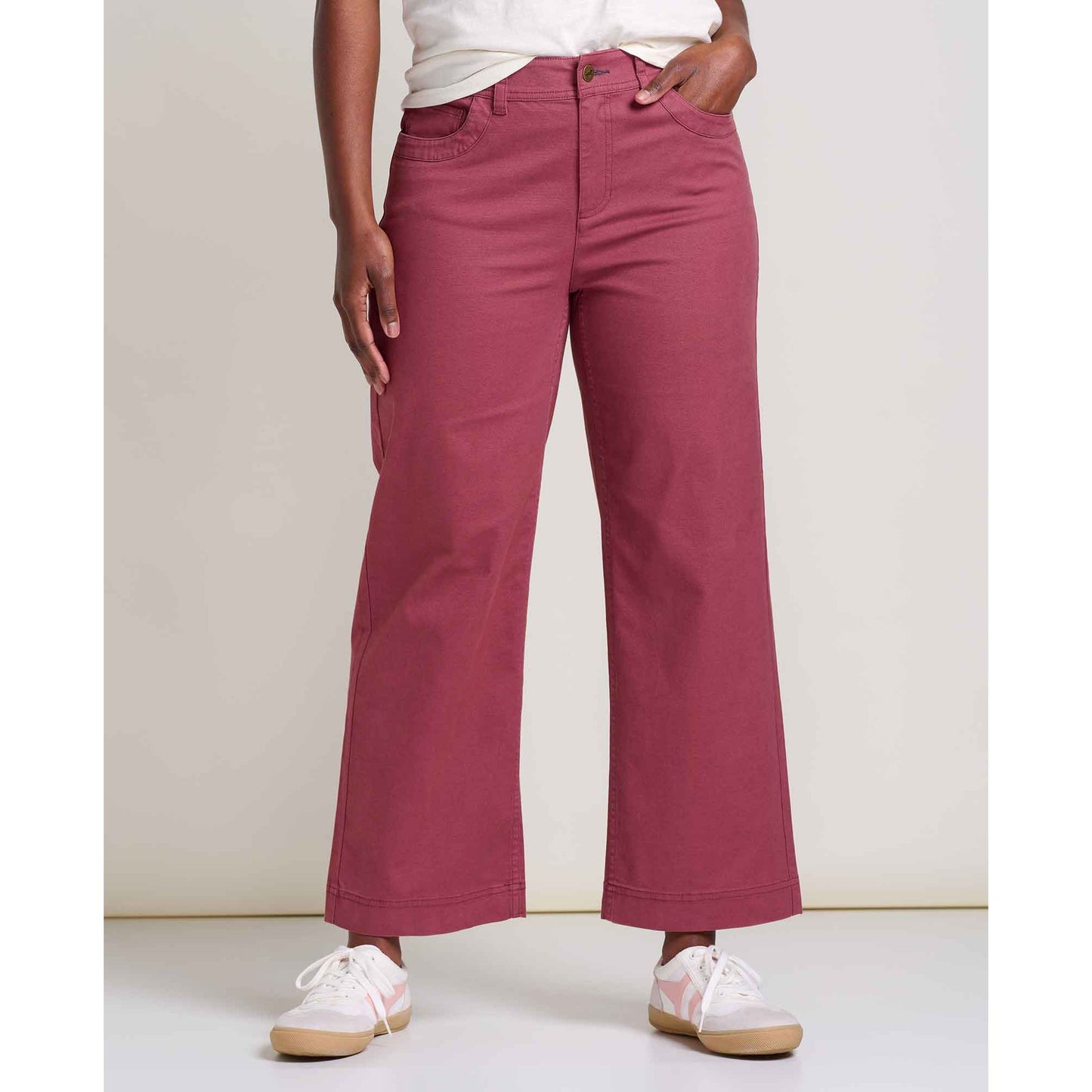 msg: Essence is 5'8" and wearing a size 6