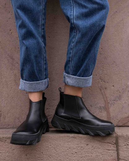 Tiger chelsea black boots - Vegan America