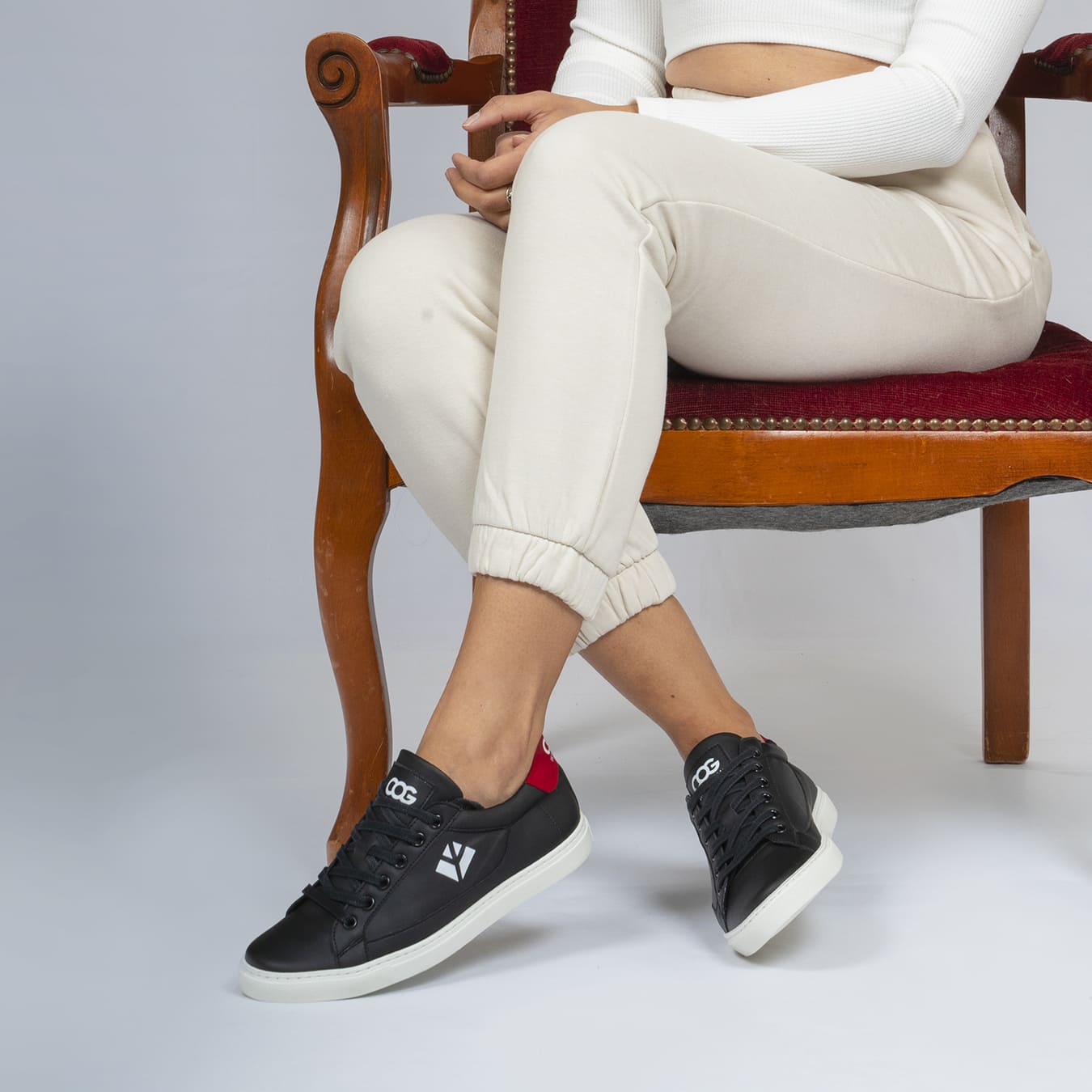 Imperfect - Winton - Black / Red 37 - Vegan America