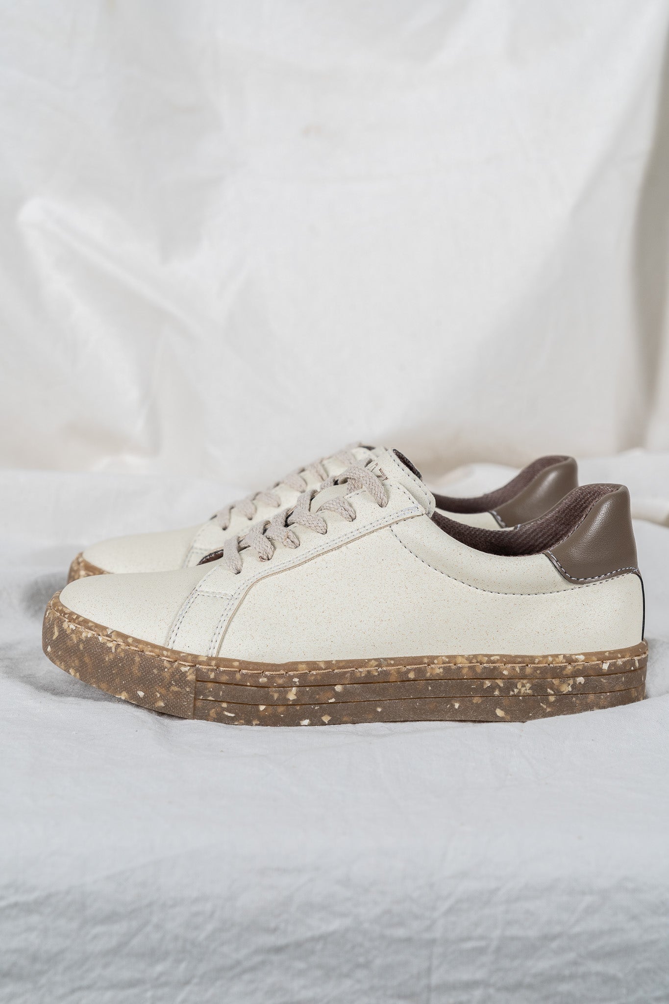 Plant-based DORI sneakers – beige & cappuccino
