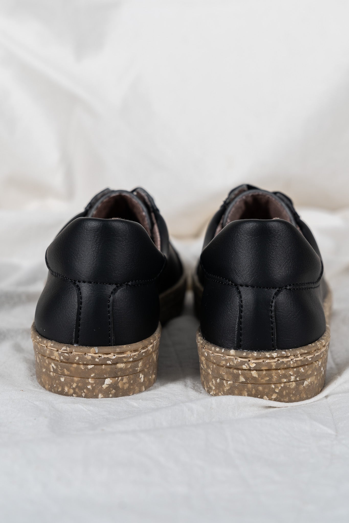 Plant-based DORI sneakers - black