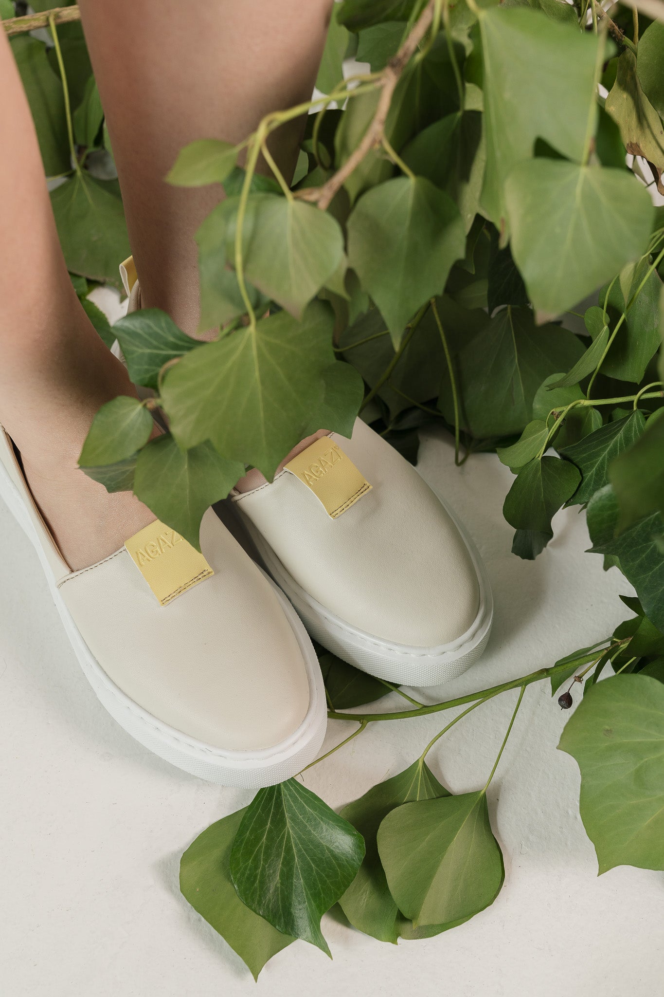 „You go, girl!” slip-on sneakers made from Italian olives