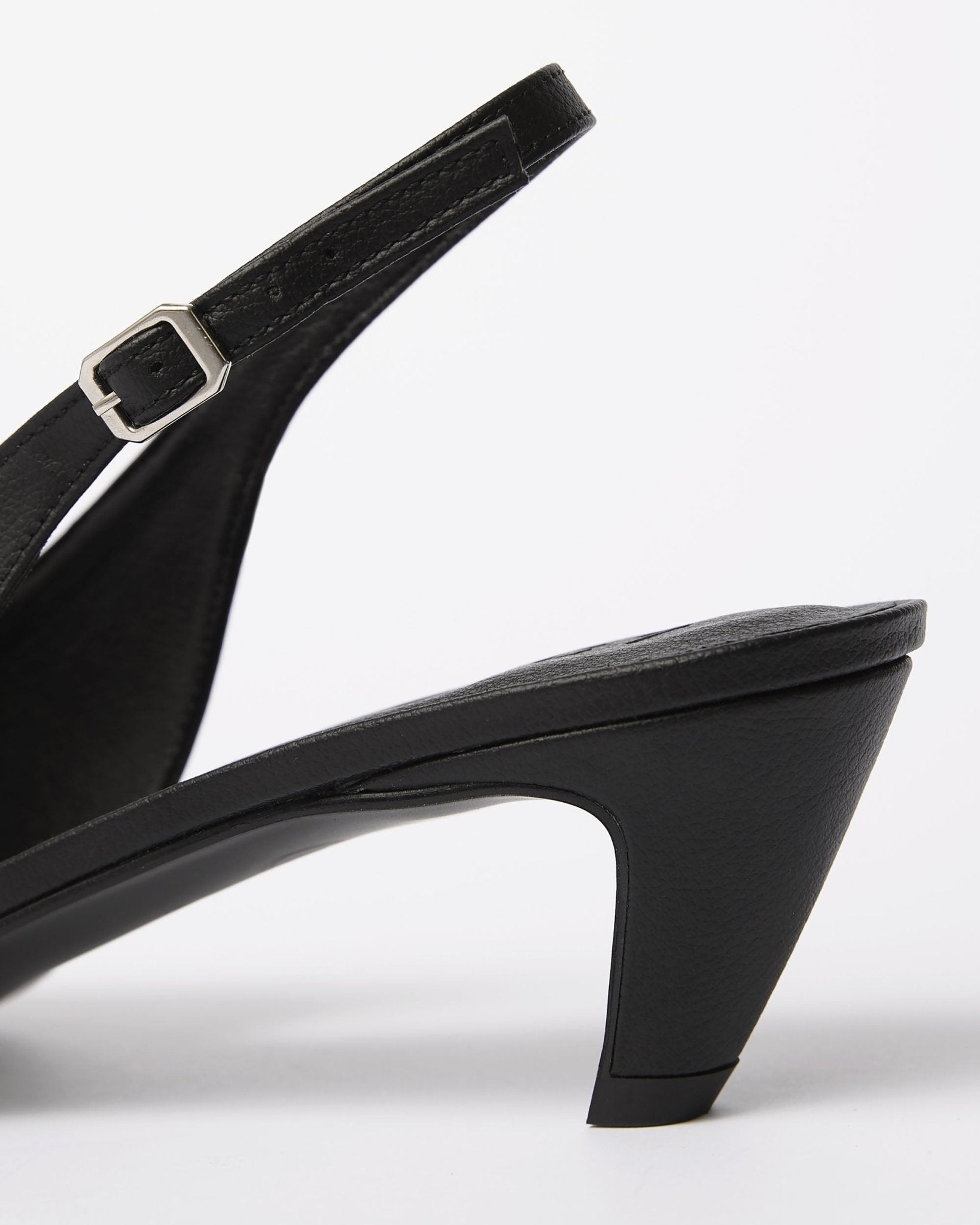 Kitten Heels Black pointy toe pumps - Vegan America