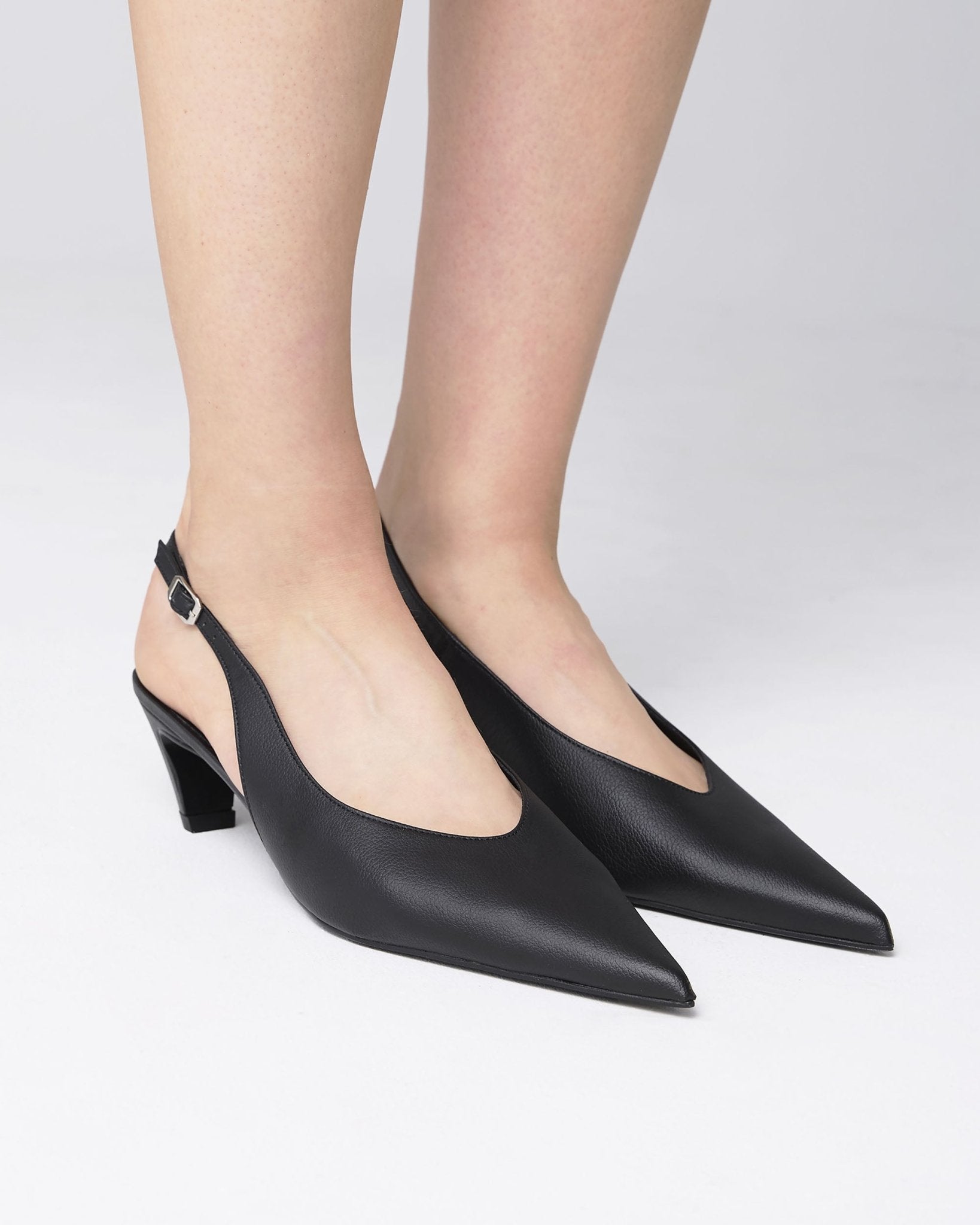 Kitten Heels Black pointy toe pumps - Vegan America