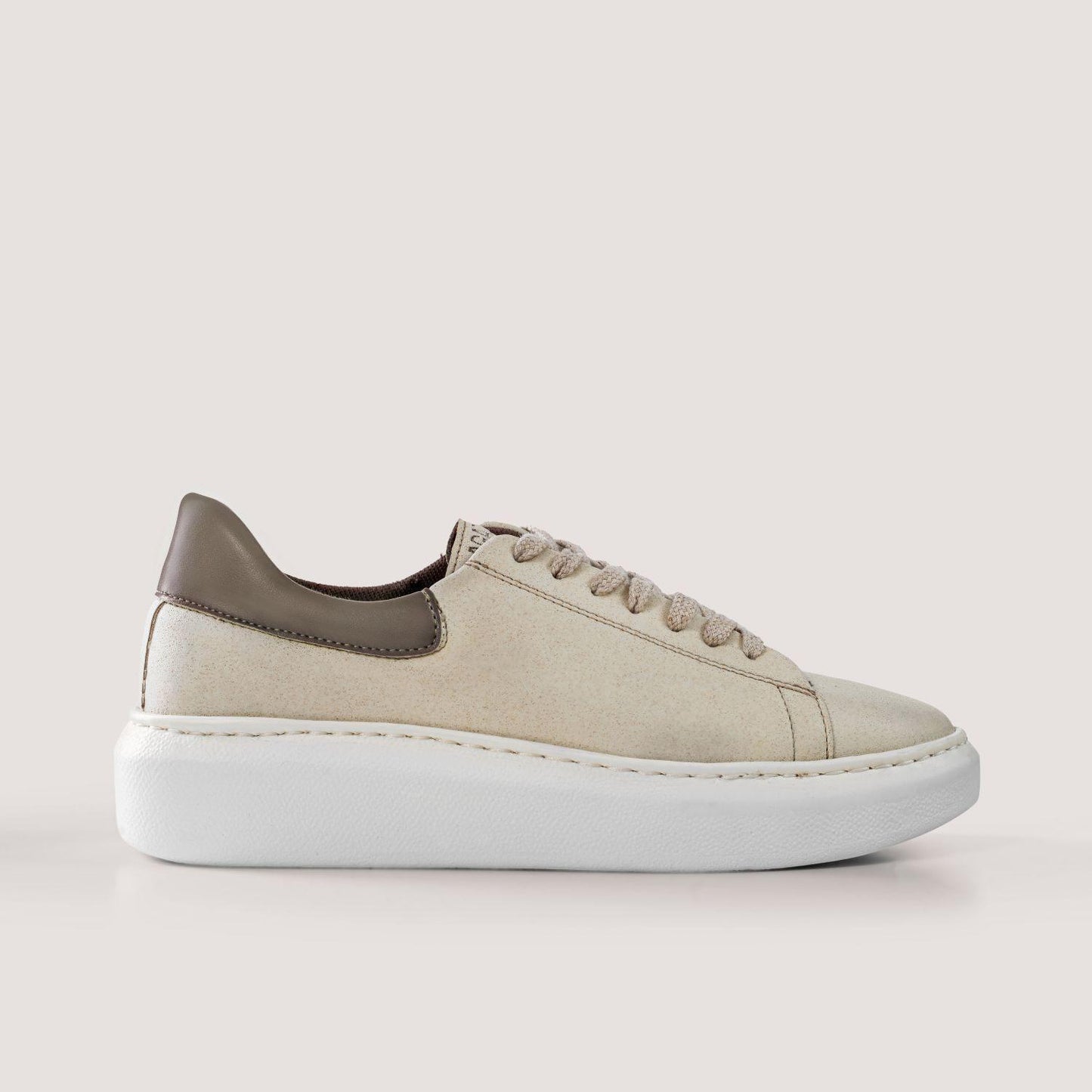 Jabłkowe sneakersy EMMA – cappuccino - Vegan America