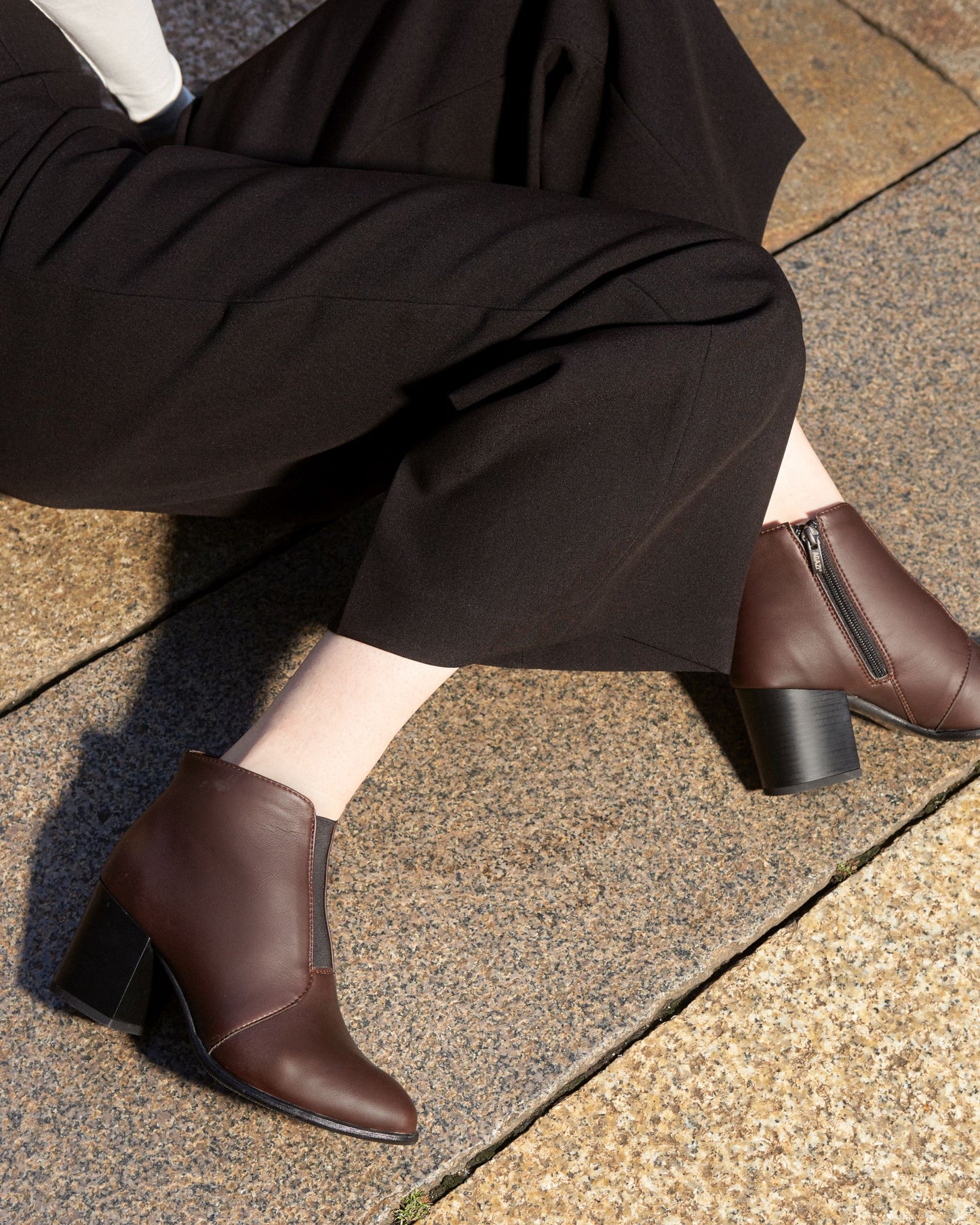 HANA plant based ankle boots – chocolate