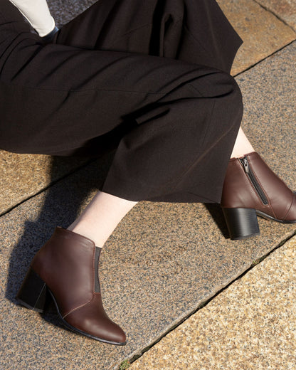HANA plant based ankle boots – chocolate