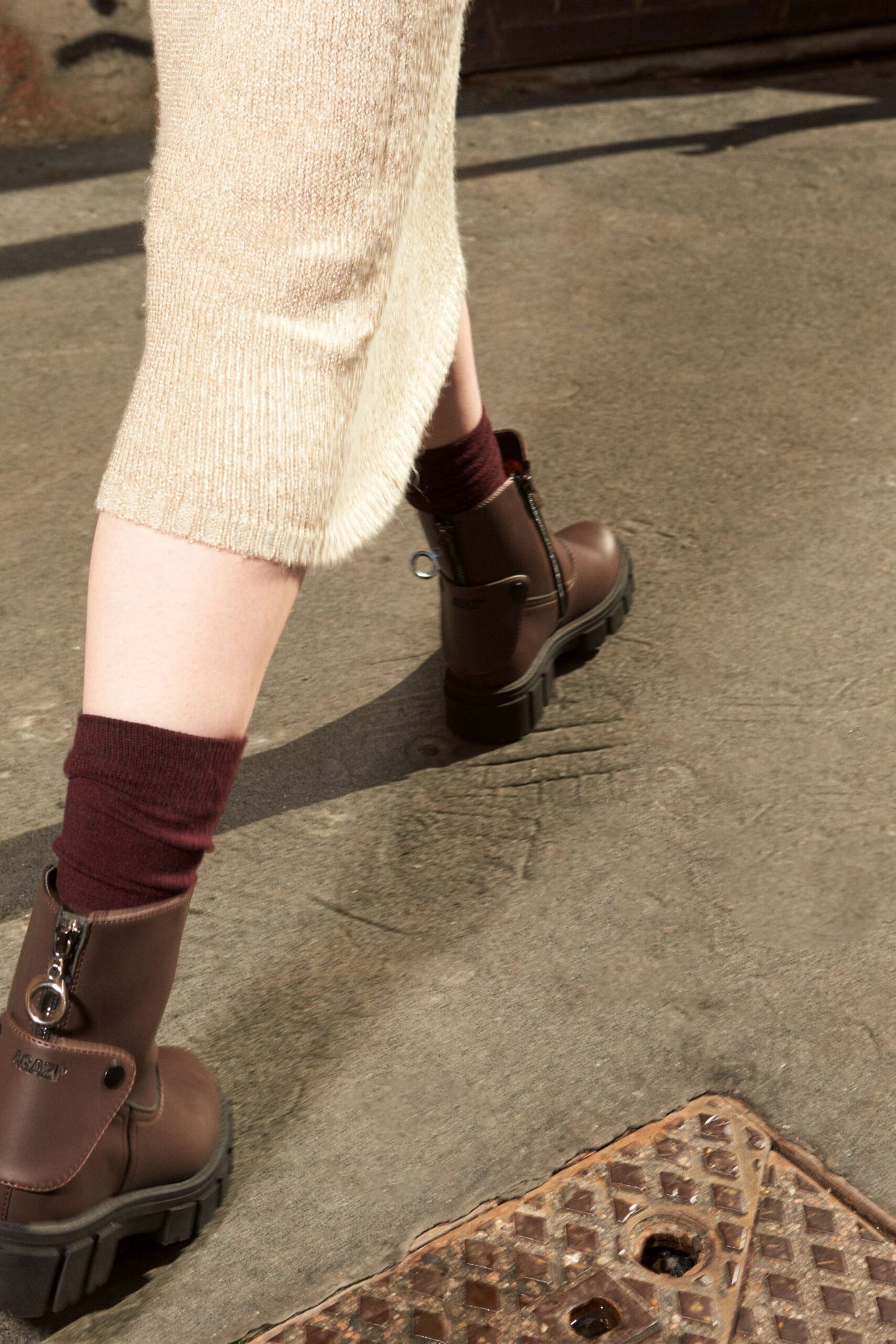 2in1 KAMA apple leather boots – chocolate
