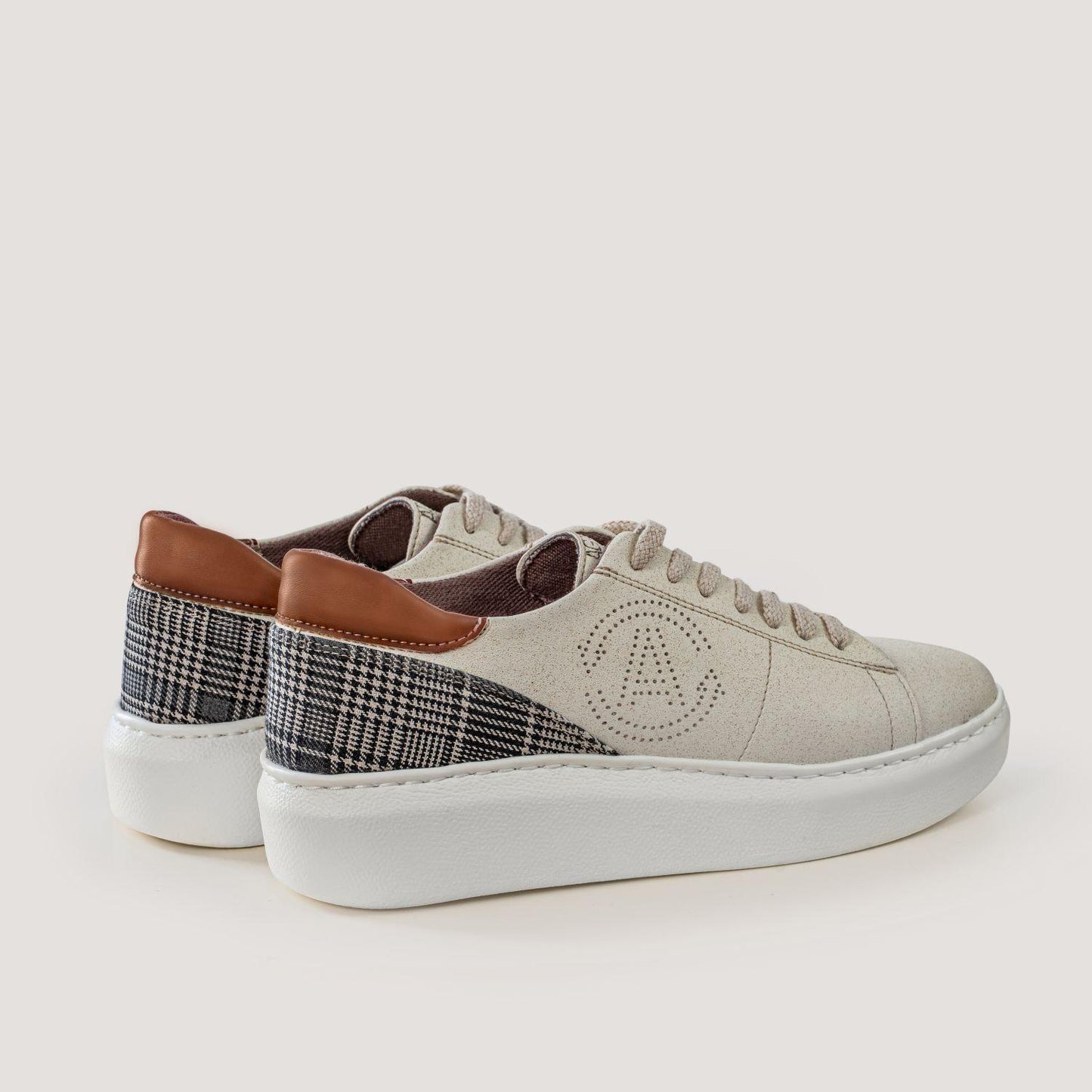 Jabłkowo - kukurydziane sneakersy JANE – karmel - Vegan America