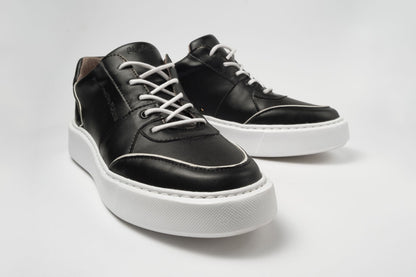 EMI low plant-based sneakers black & white