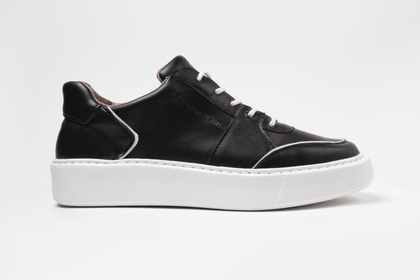 EMI low plant-based sneakers black & white