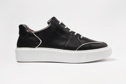 EMI low plant-based sneakers black & white