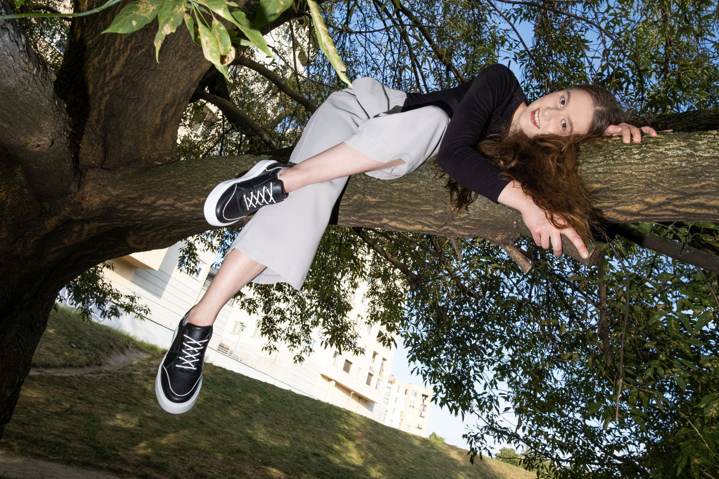 EMI low plant-based sneakers black & white