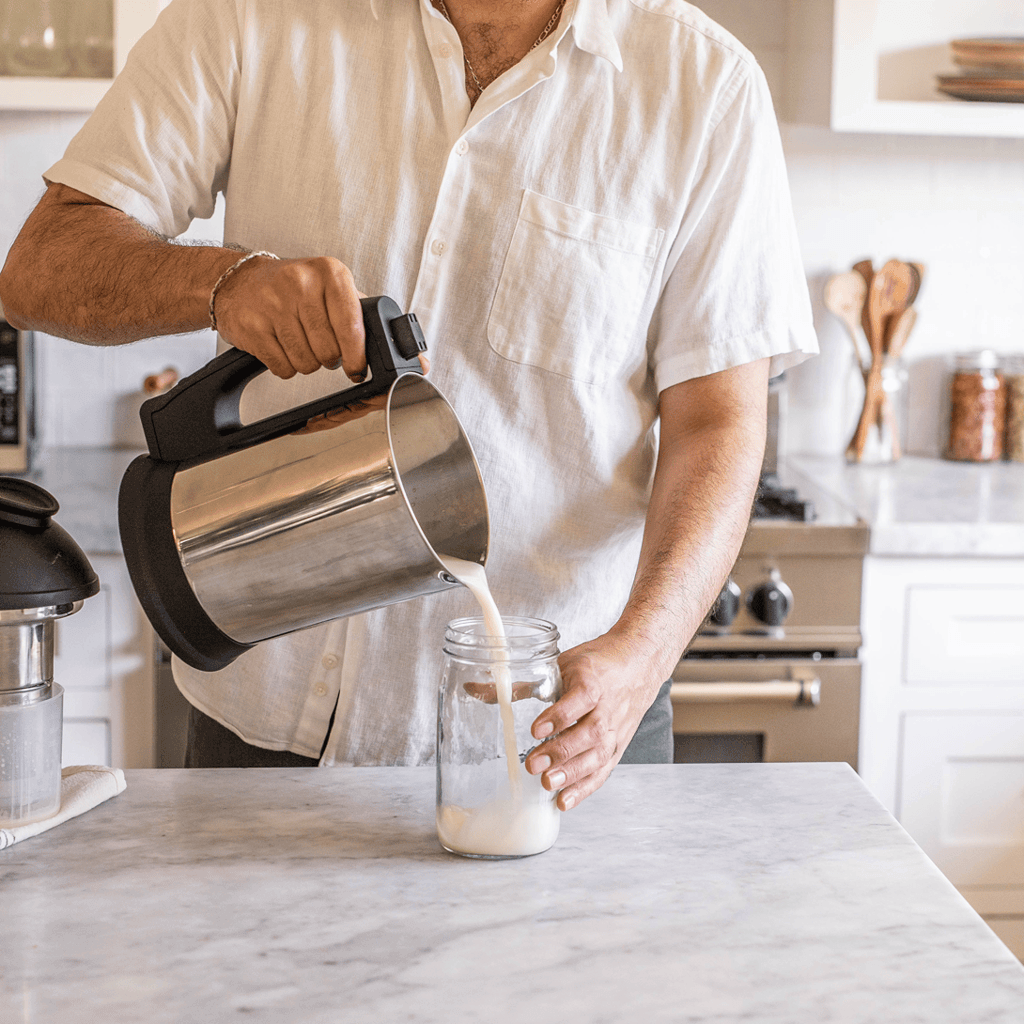 The International Milk Maker - 220v - Vegan America